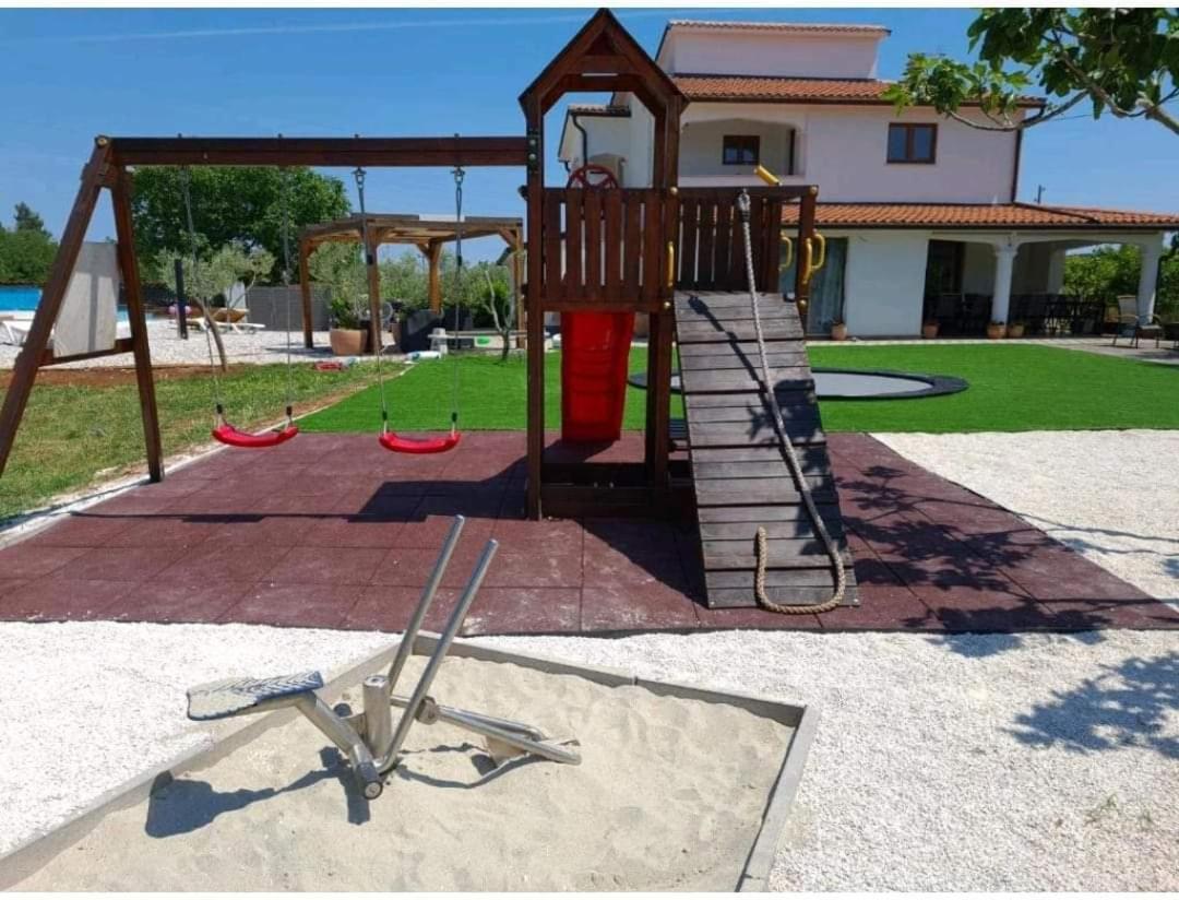 Mobilehome Elena Premium With Pool, Istria Banjole Exterior foto